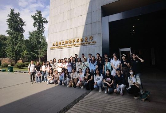 【平台动态】公司旅游管理系教师带队前往广汉三星堆博物馆开展实践教学